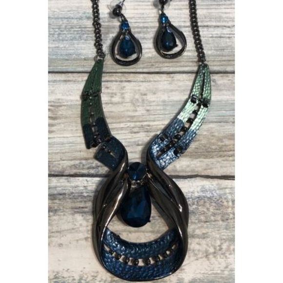 Blue Crystal‎ Gunmetal Waterfall Pendant Chain 18" Necklace - Picture 1 of 11